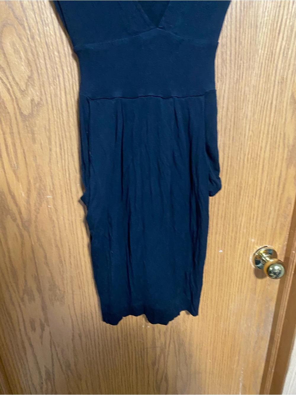 Black V-Neck Midi Dress with pockets and attached tie belt - Picture 5 of 7